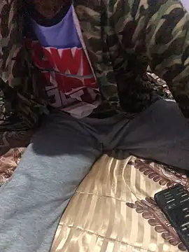 Snapshot of BringBackLostLover chatting on 02/19/25, 12:14 BringBackLostLover online show from 02/19/25, 12:14