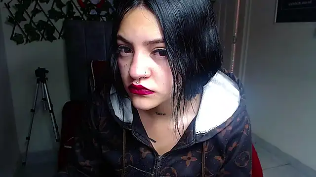 Violettasquirt online show from 05/30/26, 01:06
