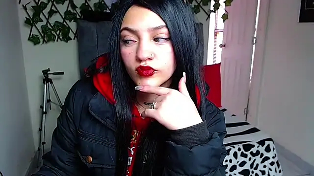 Violettasquirt online show from 06/19/26, 03:07