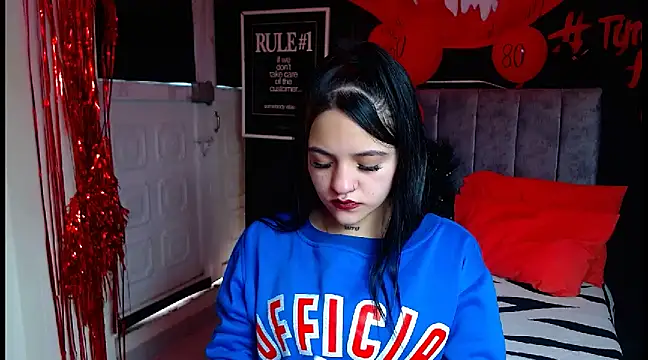 Snapshot of Violettasquirt chatting on 03/11/25, 03:34 Violettasquirt online show from 03/11/25, 03:34