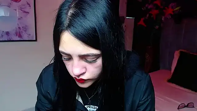 Violettasquirt online show from 12/05/25, 01:32