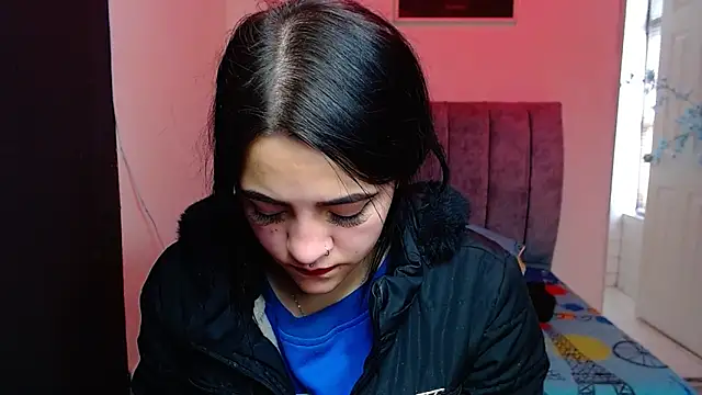 Snapshot of Violettasquirt chatting on 10/14/25, 02:07 Violettasquirt online show from 10/14/25, 02:07