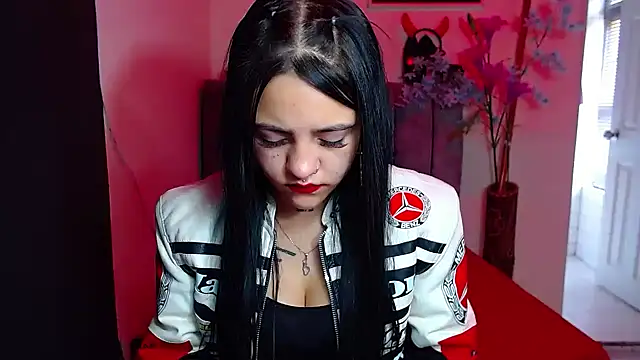 Snapshot of Violettasquirt chatting on 09/13/25, 01:33 Violettasquirt online show from 09/13/25, 01:33