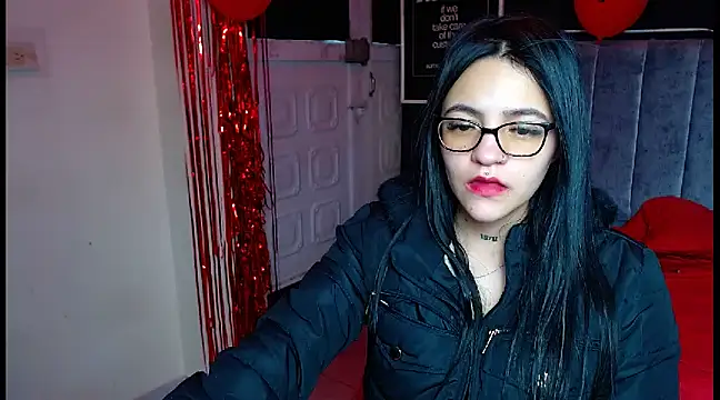 Snapshot of Violettasquirt chatting on 02/25/25, 09:26 Violettasquirt online show from 02/25/25, 09:26