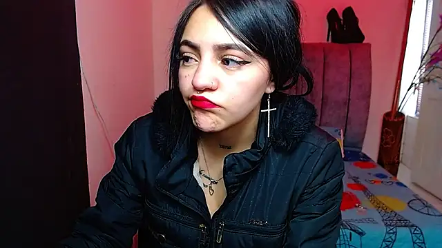 Snapshot of Violettasquirt chatting on 10/15/25, 01:41 Violettasquirt online show from 10/15/25, 01:41