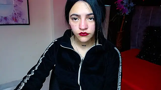 Violettasquirt online show from 11/12/25, 01:48