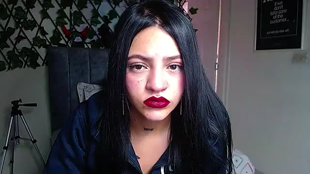 Violettasquirt online show from 06/09/26, 01:23