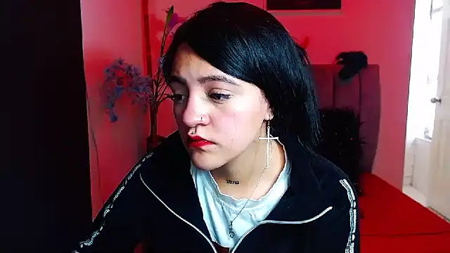 Snapshot of Violettasquirt chatting on 09/22/25, 04:35 Violettasquirt online show from 09/22/25, 04:35