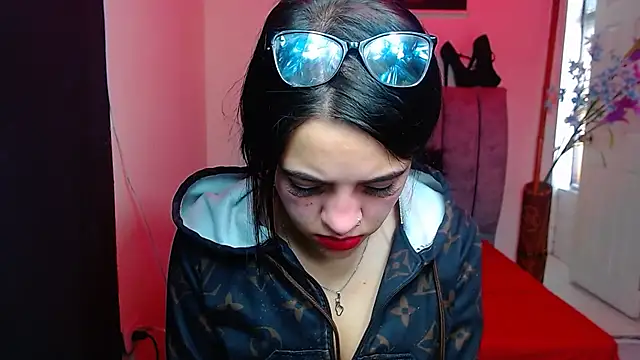 Violettasquirt online show from 10/21/25, 01:32