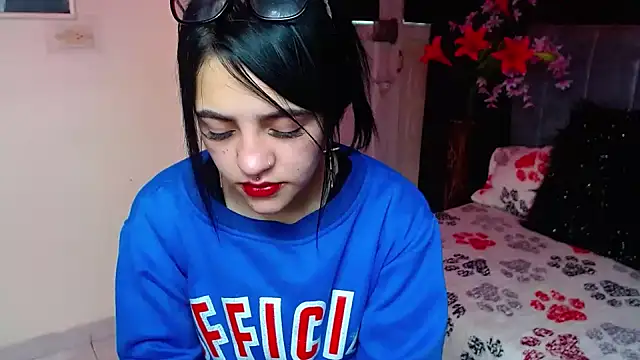 Violettasquirt online show from 12/19/25, 02:41