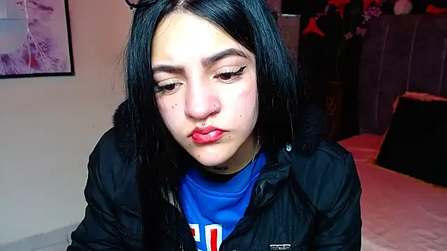 Violettasquirt online show from 11/28/25, 01:44