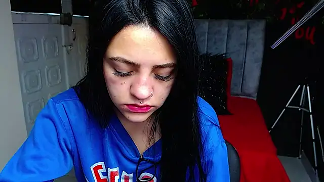 Violettasquirt online show from 05/13/26, 02:13