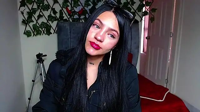 Violettasquirt online show from 05/25/26, 01:32