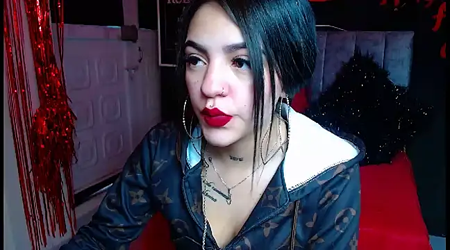 Snapshot of Violettasquirt chatting on 03/22/25, 01:41 Violettasquirt online show from 03/22/25, 01:41