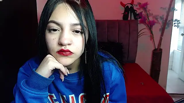 Snapshot of Violettasquirt chatting on 09/20/25, 01:16 Violettasquirt online show from 09/20/25, 01:16