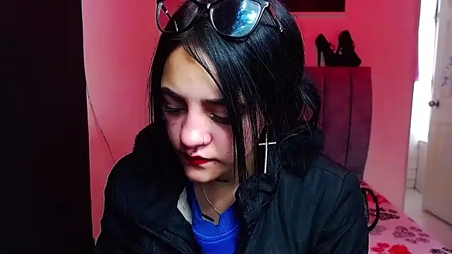 Snapshot of Violettasquirt chatting on 10/01/25, 12:53 Violettasquirt online show from 10/01/25, 12:53