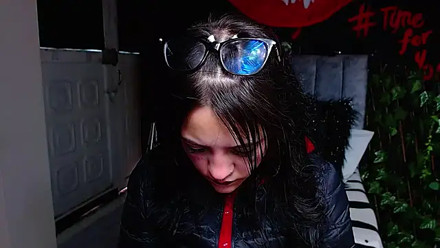 Violettasquirt online show from 04/15/26, 02:43