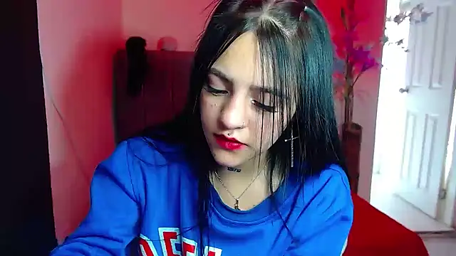 Snapshot of Violettasquirt chatting on 09/12/25, 03:01 Violettasquirt online show from 09/12/25, 03:01