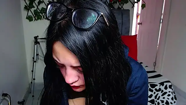 Violettasquirt online show from 06/17/26, 01:43