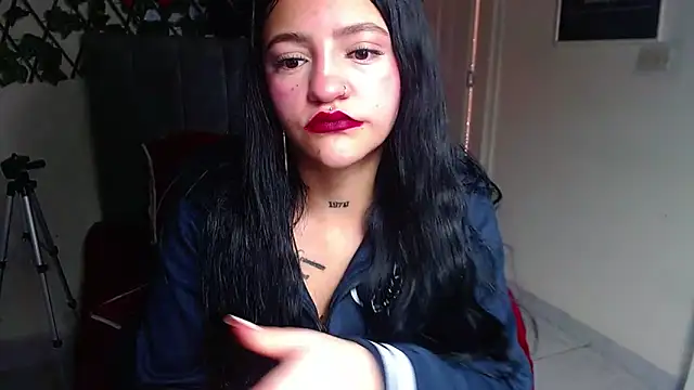 Violettasquirt online show from 06/02/26, 01:33