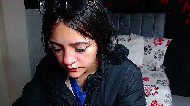 Violettasquirt online show from 03/31/26, 01:35