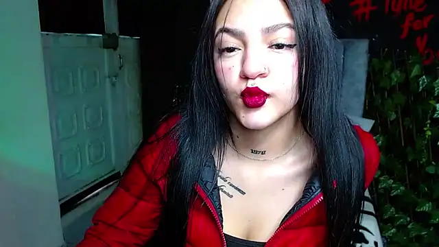 Violettasquirt online show from 04/25/26, 01:36