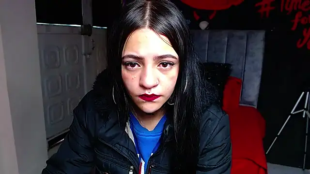 Violettasquirt online show from 03/19/26, 01:44