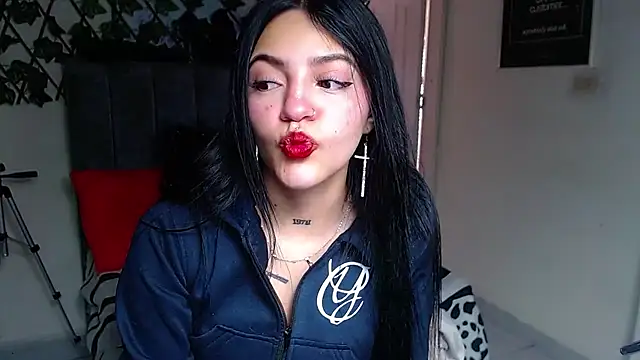 Violettasquirt online show from 06/24/26, 01:32