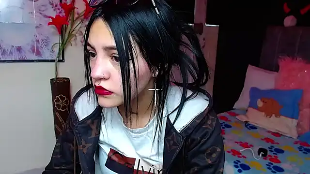 Violettasquirt online show from 11/20/25, 01:23