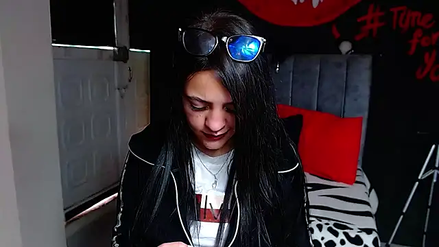 Violettasquirt online show from 03/24/26, 01:33