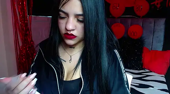 Snapshot of Violettasquirt chatting on 03/08/25, 01:57 Violettasquirt online show from 03/08/25, 01:57