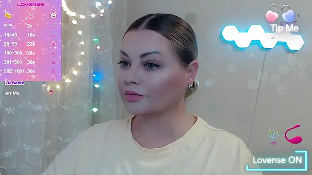 Snapshot of JewellKiss7 chatting on 06/19/26, 06:03 JewellKiss7 online show from 06/19/26, 06:03