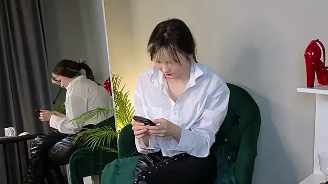 CiriRianonn online show from 09/22/25, 04:18