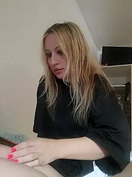 Linda 999 online show from 11/10/25, 11:04