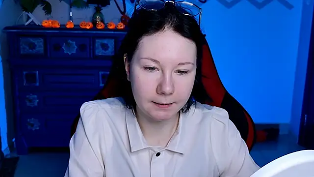 NancyMartinez online show from 10/31/25, 05:15