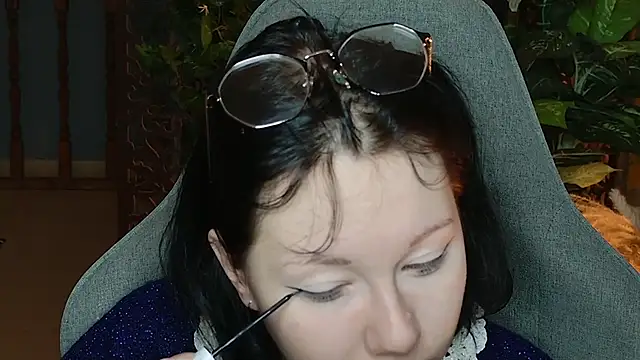 NancyMartinez online show from 12/19/25, 05:10