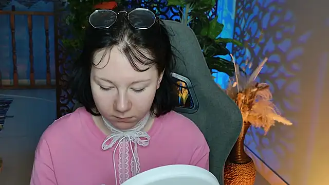 NancyMartinez online show from 12/20/25, 05:10