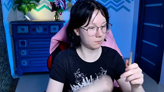 NancyMartinez online show from 10/25/25, 05:06