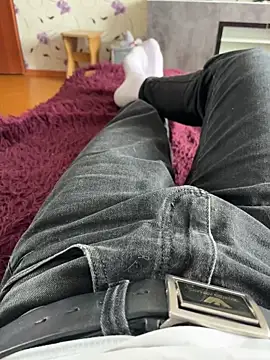 Snapshot of red_red00 chatting on 02/24/26, 09:43 red red00 online show from 02/24/26, 09:43