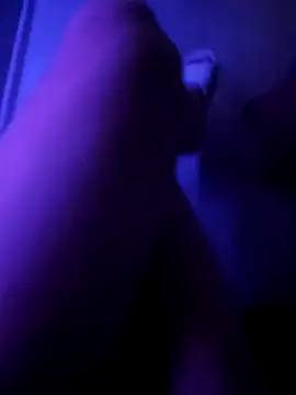 Snapshot of red_red00 chatting on 03/17/25, 07:37 red red00 online show from 03/17/25, 07:37