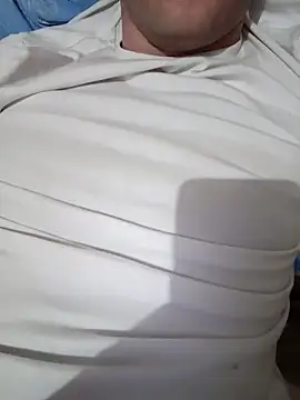 Snapshot of red_red00 chatting on 03/14/25, 02:20 red red00 online show from 03/14/25, 02:20