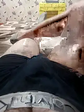 Snapshot of red_red00 chatting on 03/13/25, 05:50 red red00 online show from 03/13/25, 05:50