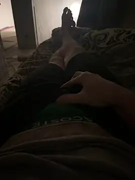 Snapshot of red_red00 chatting on 11/14/25, 03:59 red red00 online show from 11/14/25, 03:59