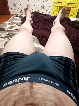 Snapshot of red_red00 chatting on 03/20/25, 06:20 red red00 online show from 03/20/25, 06:20