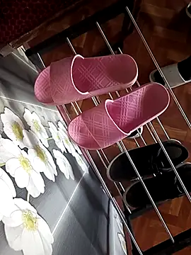 Snapshot of red_red00 chatting on 03/22/25, 09:34 red red00 online show from 03/22/25, 09:34