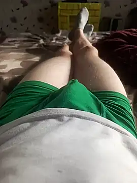 Snapshot of red_red00 chatting on 03/09/25, 12:42 red red00 online show from 03/09/25, 12:42