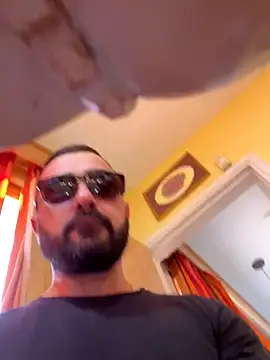 Snapshot of petan33 chatting on 12/02/25, 01:57 petan33 online show from 12/02/25, 01:57