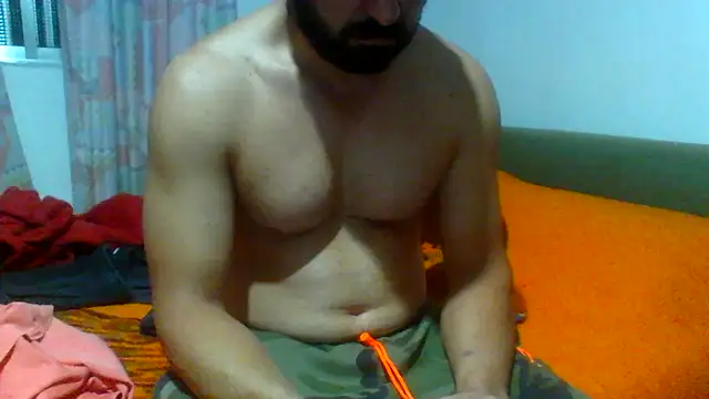 Snapshot of petan33 chatting on 10/14/25, 10:20 petan33 online show from 10/14/25, 10:20