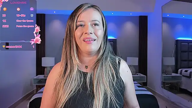 Snapshot of Susann_Ross chatting on 01/13/26, 10:41 Susann Ross online show from 01/13/26, 10:41