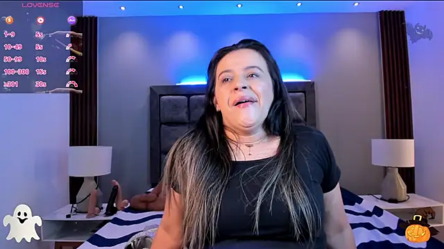 Susann Ross online show from 10/31/25, 10:56